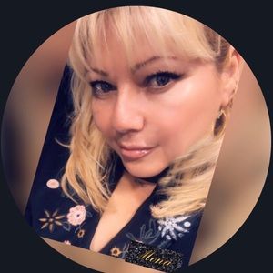 Meet your Posher, Monica